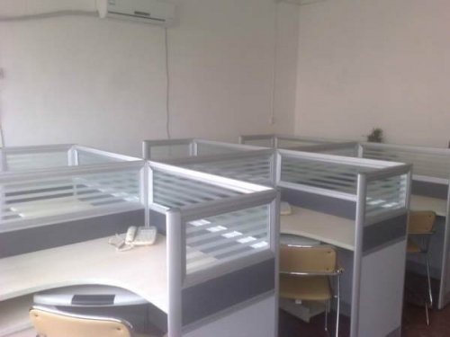 出租办公室两间,内有全套办公家具