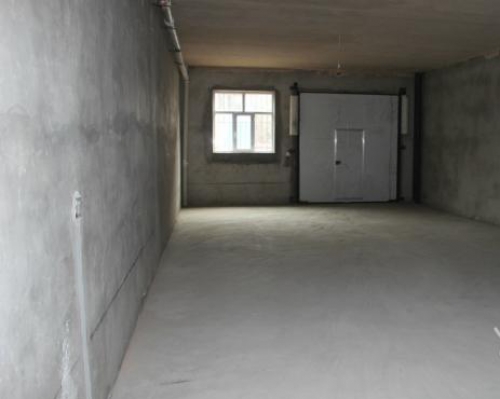 城北主干道旁3000平米厂房出租